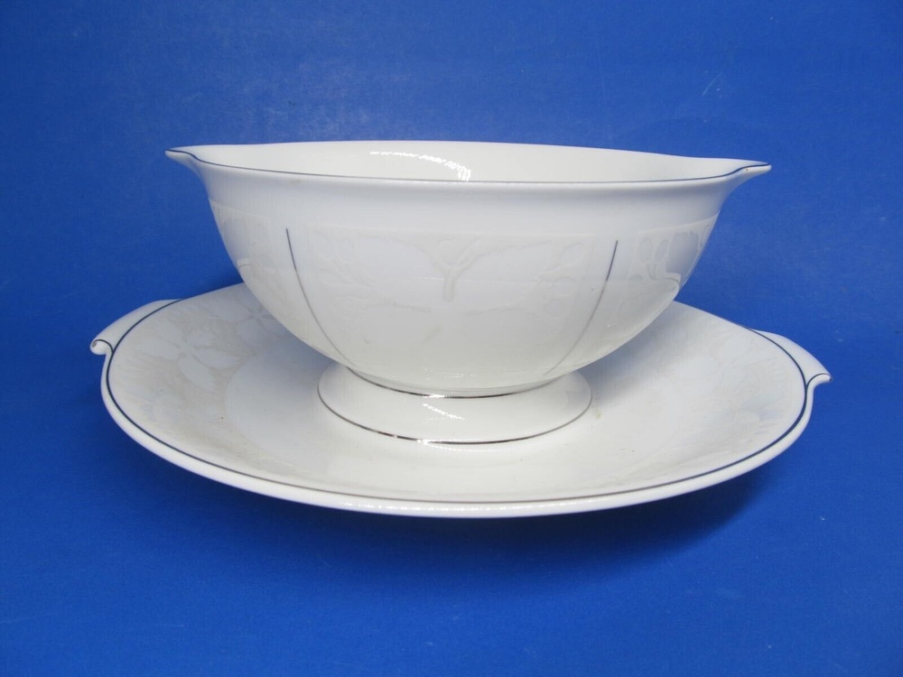 Rosenthal White Velvet Gravy Boat with Attached Underplate Platinum  Pristine